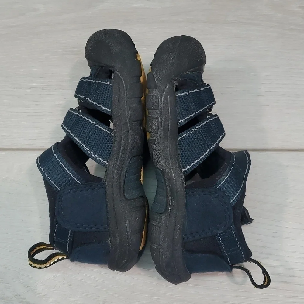 Keen Boys Kids Outdoor Fisherman hiking Waterproof sandals shoes sz 4 Toddler